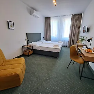 Legie 3*, Praga República Checa