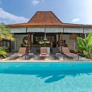 Villa Sukacita - Family Friendly 4br Eat Street 900m Walk To 
